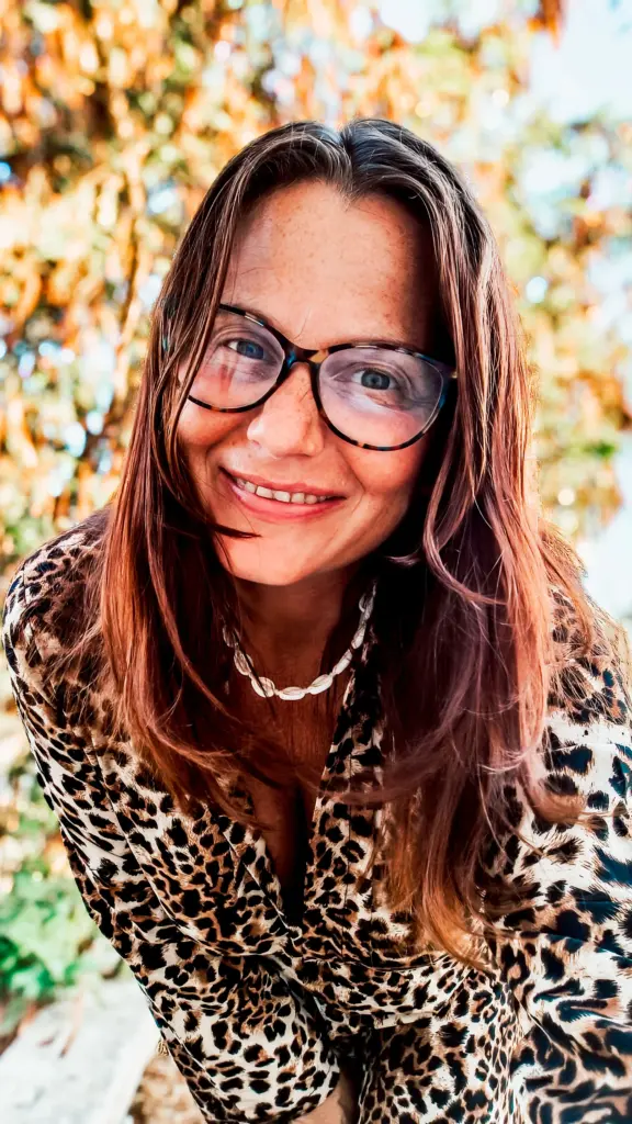 Manuela Kerschke Frau im Leopardenkleid